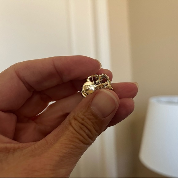 VTG Lisner screw back iridescent blue/green stone earrings in gold tone - Picture 8 of 8